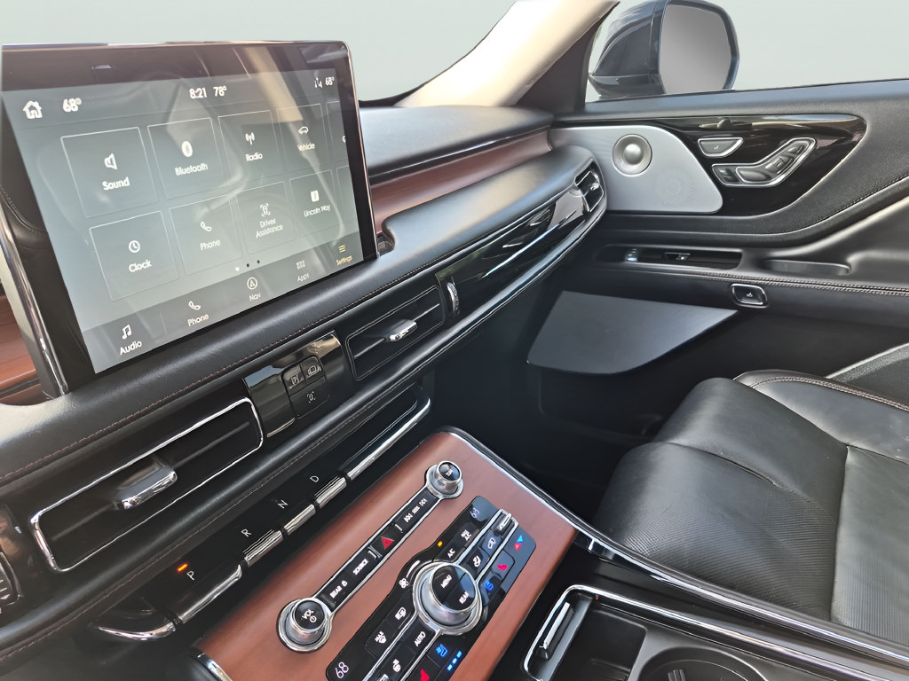 Used 2020 Lincoln Aviator Reserve w/ Equipment Group 201A RWD image 30