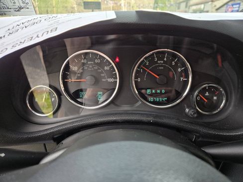 Used 2017 Jeep Wrangler Sport AWD/4WD image 13