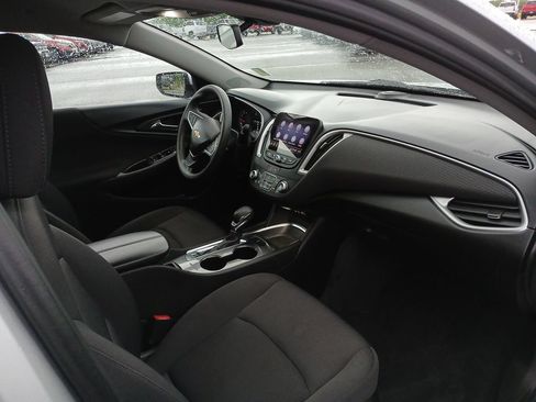 Certified 2022 Chevrolet Malibu LT FWD image 30