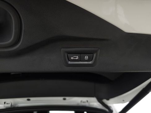 Used 2024 BMW X7 xDrive40i w/ M Sport Package image 11