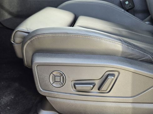 Certified 2025 Audi Q5 Prestige image 31