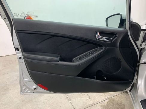 Used 2017 Kia Forte EX image 5