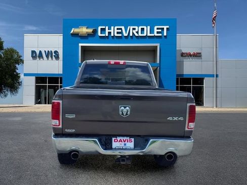 Used 2018 RAM 1500 Laramie AWD/4WD image 4