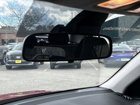 Used 2022 Hyundai Venue SEL FWD image 28