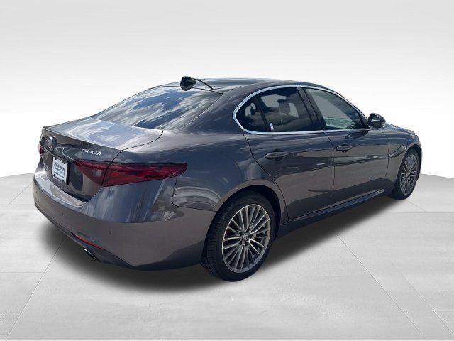 Used 2018 Alfa Romeo Giulia Ti w/ Quick Order Package 22X Lusso AWD/4WD image 5