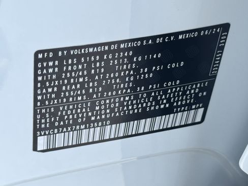 Used 2024 Volkswagen Tiguan SE R-Line FWD image 40