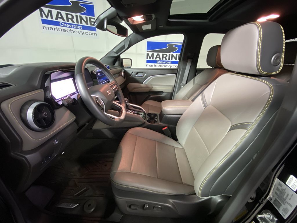 Used 2026 Chevrolet Colorado ZR2 w/ Technology Package AWD/4WD image 25