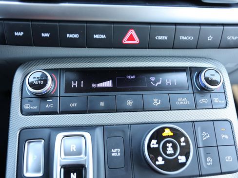 Used 2023 Hyundai Palisade SEL image 32