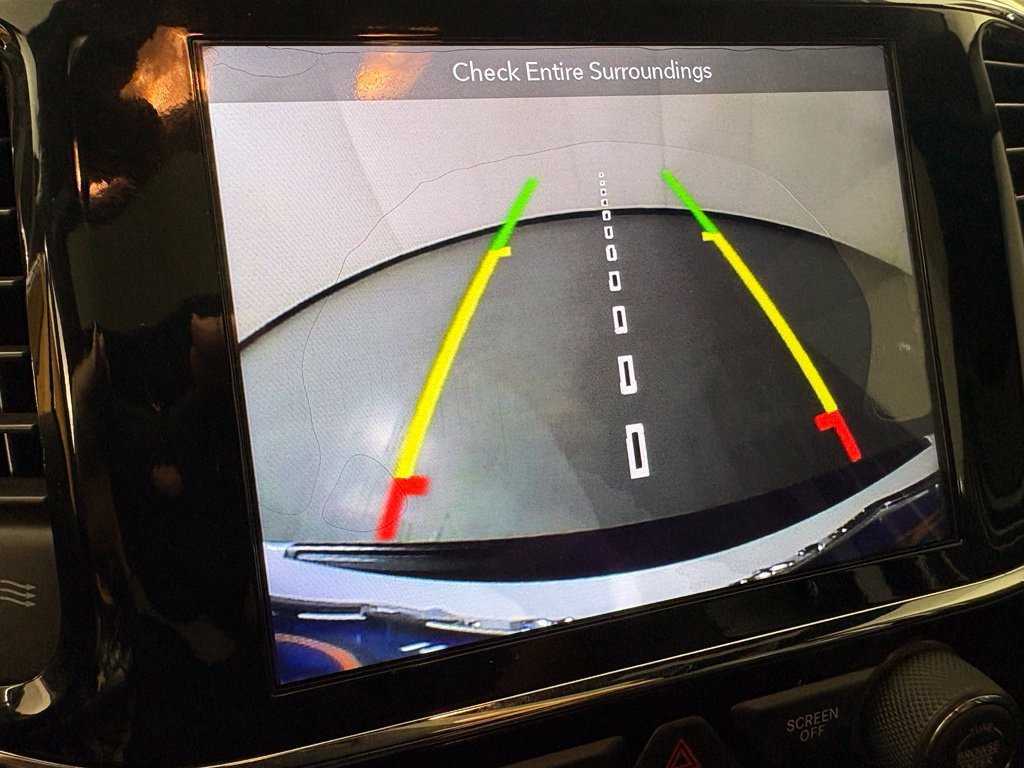 Used 2019 Jeep Grand Cherokee Altitude AWD/4WD image 32
