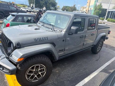 Used 2021 Jeep Gladiator Sport AWD/4WD image 1