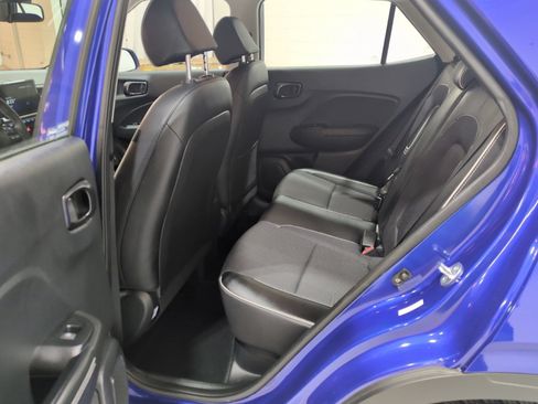 Certified 2023 Hyundai Venue Limited w/ Cargo Package FWD image 13
