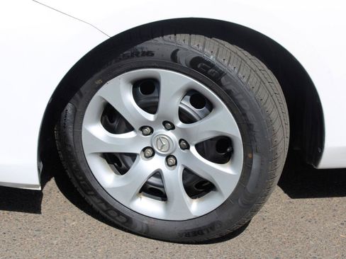 Used 2013 MAZDA MAZDA3 i Sport FWD image 16