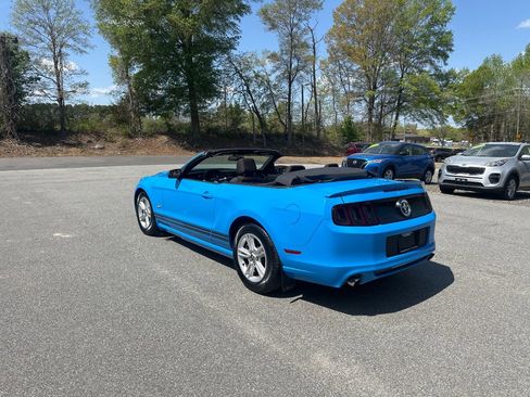 Used 2013 Ford Mustang Convertible RWD image 5