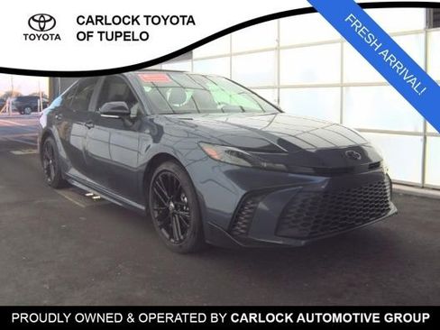 Used 2026 Toyota Camry SE FWD image 3
