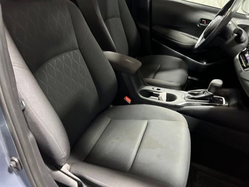 Used 2025 Toyota Corolla LE w/ Convenience Package FWD image 9