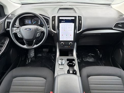 Certified 2023 Ford Edge SE w/ Black Appearance Package AWD/4WD image 2