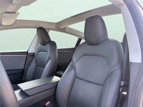 Used 2025 Tesla Model 3 Long Range image 33