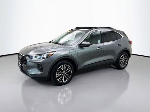 Used 2024 Ford Escape SE w/ PHEV Premium Package image 3
