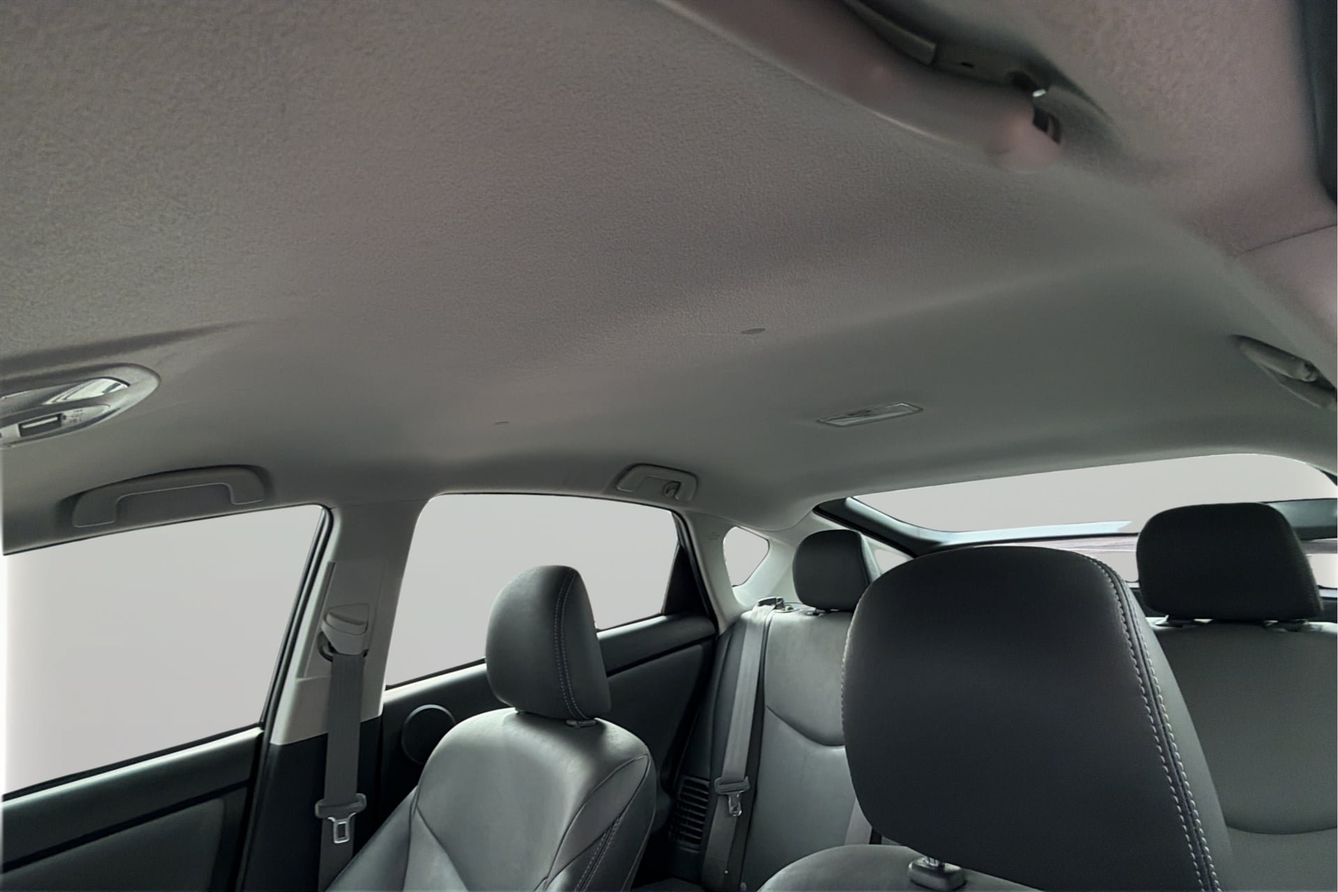 Used 2015 Toyota Prius Four FWD image 30
