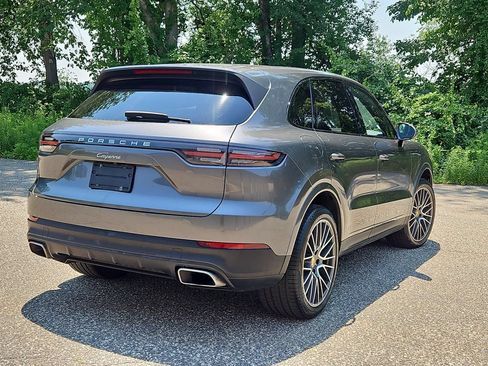 Used 2021 Porsche Cayenne AWD/4WD image 7