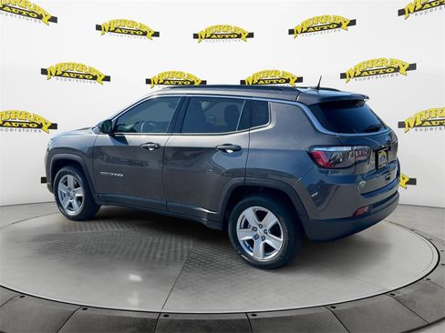 Used 2022 Jeep Compass Latitude image 3