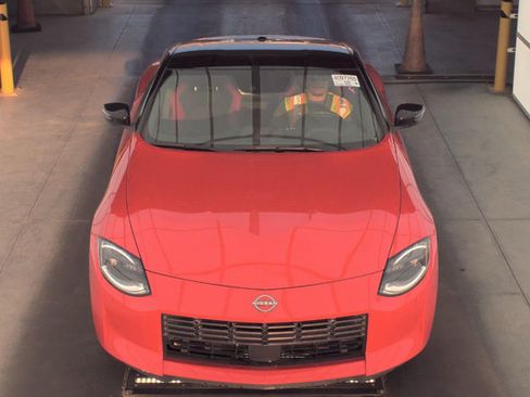 Certified 2025 Nissan Z Performance w/ Floor Mat Package RWD image 2