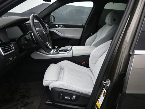 Used 2023 BMW X5 xDrive40i w/ Premium Package image 17