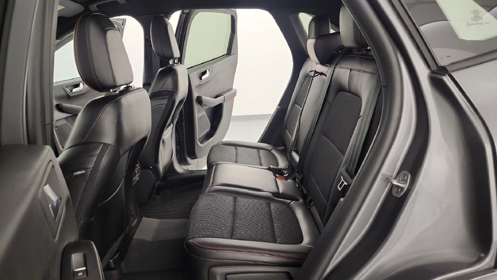 Used 2024 Ford Escape ST-Line w/ Tech Pack #1 AWD/4WD image 28