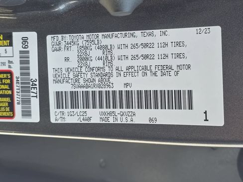 Used 2024 Toyota Sequoia Capstone AWD/4WD image 34