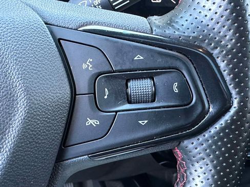 Certified 2024 Chevrolet Trax RS w/ Sunroof Package FWD image 21