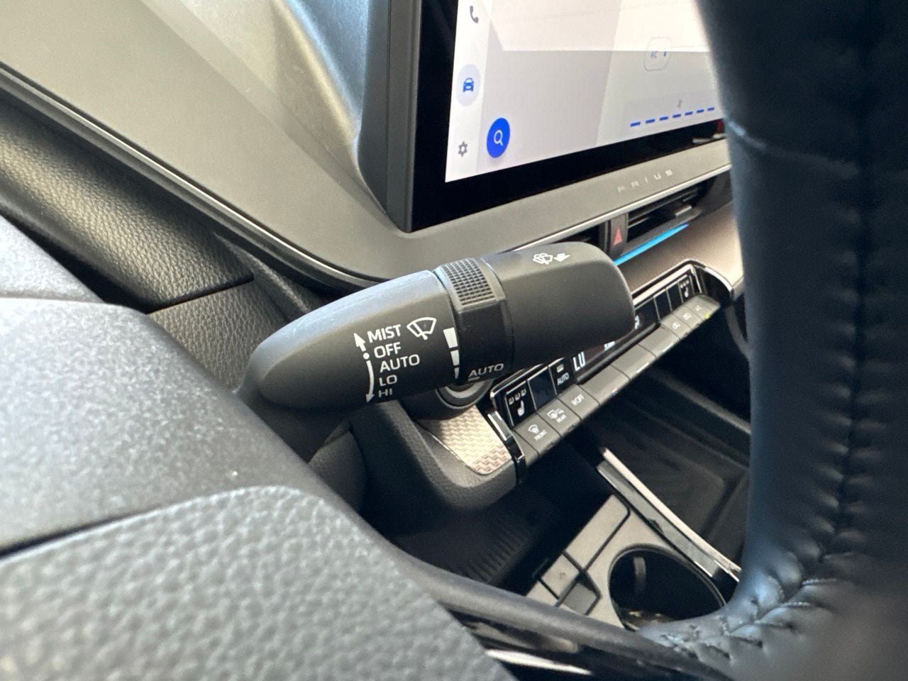 Used 2025 Toyota Prius XLE FWD image 22