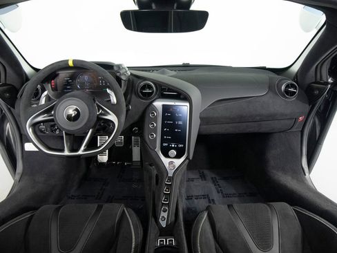 Used 2024 McLaren 750S Spider RWD image 33