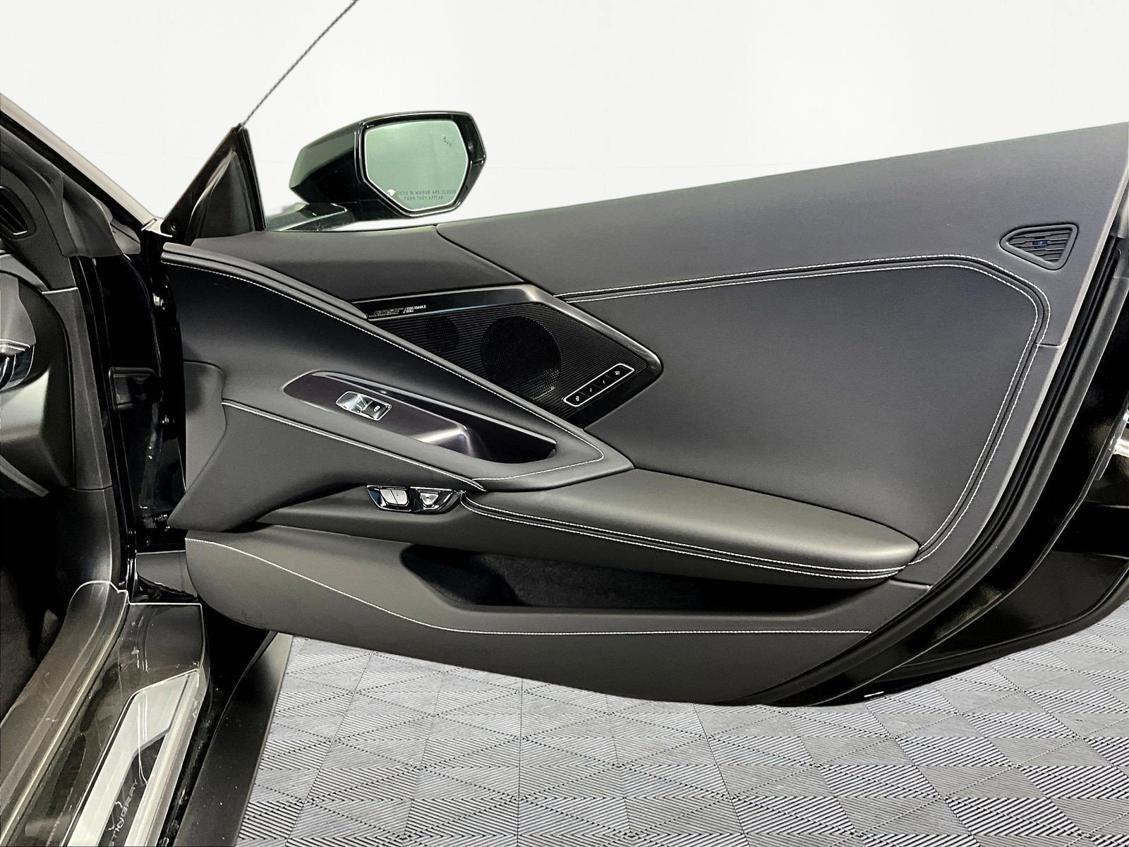 Used 2023 Chevrolet Corvette Stingray Preferred Cpe RWD image 22
