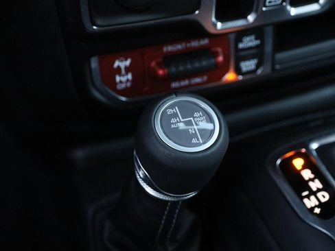 Used 2025 Jeep Wrangler Unlimited Rubicon image 22