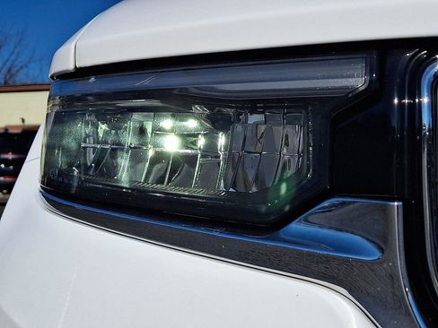 Certified 2023 Jeep Grand Cherokee Limited image 9