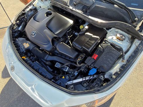 Used 2018 Mercedes-Benz CLA 250 4MATIC image 4