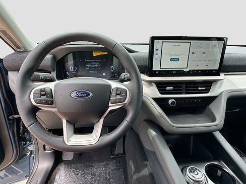 New 2026 Ford Explorer Active w/ Active Comfort Package RWD image 7