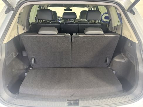 Used 2024 Volkswagen Tiguan SE FWD image 35