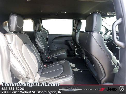 New 2026 Chrysler Voyager LX FWD image 19