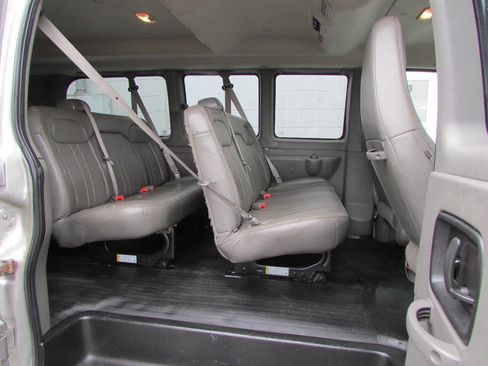 Used 2017 Chevrolet Express 2500 LS image 5