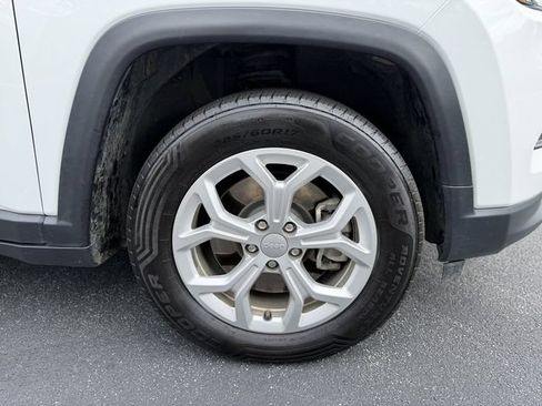 Used 2024 Jeep Compass Latitude AWD/4WD image 38