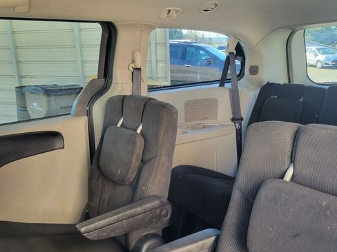 Used 2017 Dodge Grand Caravan SXT w/ Quick Order Package 29G SXT image 10