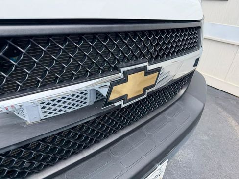 Used 2023 Chevrolet Express 2500 w/ Driver Convenience Package RWD image 31
