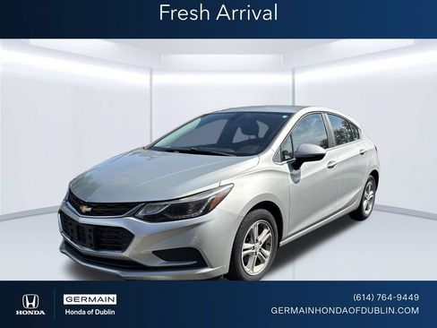 Used 2017 Chevrolet Cruze LT w/ Convenience Package FWD image 1