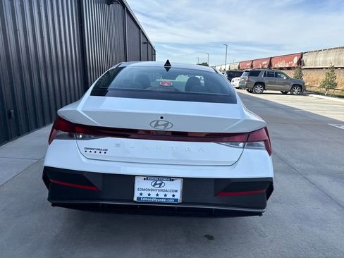 New 2026 Hyundai Elantra SE image 6