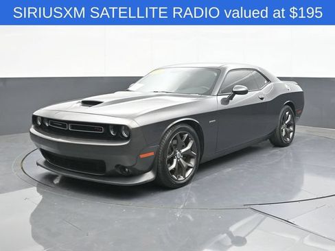 Used 2019 Dodge Challenger R/T RWD image 3