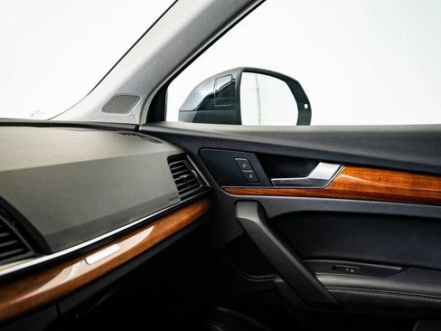 Used 2023 Audi Q5 2.0T Premium Plus w/ Premium Plus Package AWD/4WD image 35