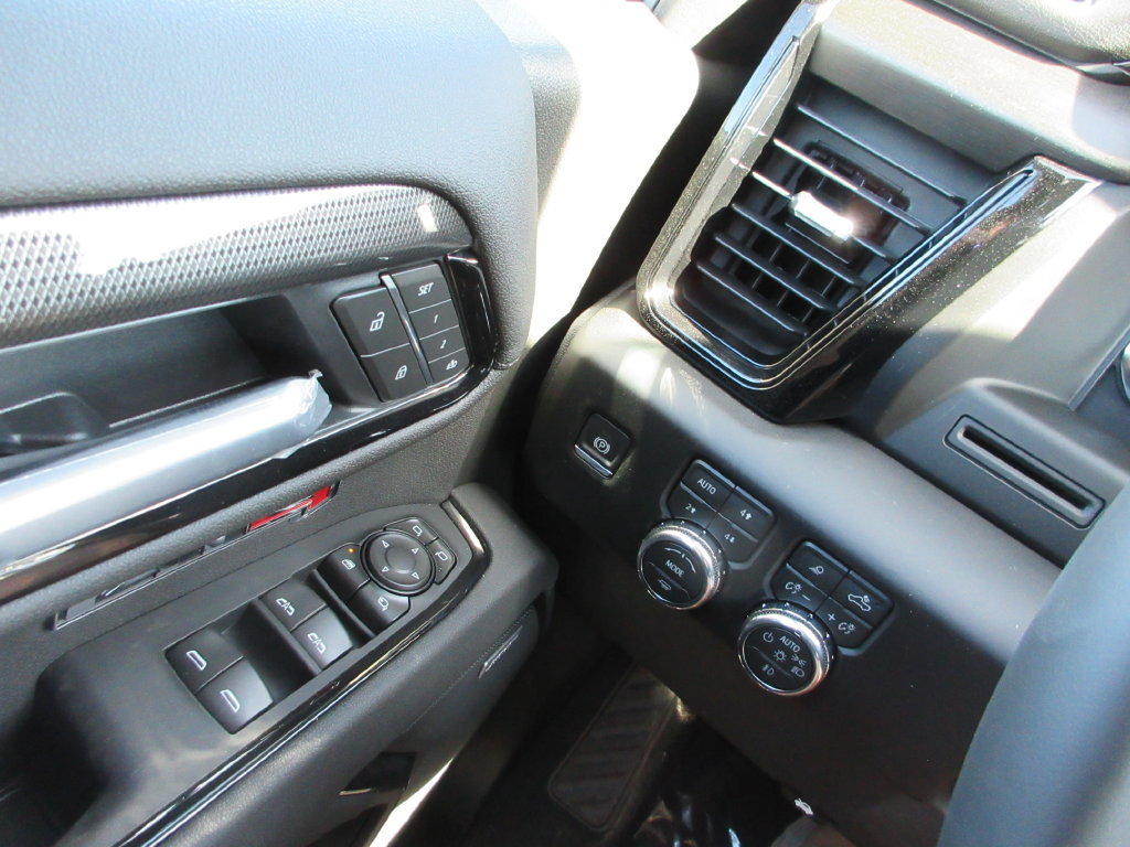 New 2026 GMC Sierra 1500 AT4 w/ AT4 Premium Package AWD/4WD image 18
