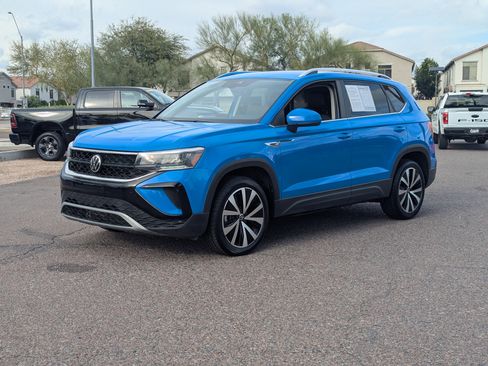 Used 2022 Volkswagen Taos SE w/ IQ.Drive SE Package image 6