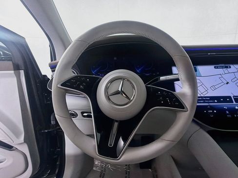 Used 2023 Mercedes-Benz EQS 580 4MATIC SUV image 11